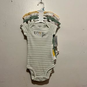 Carter’s 5 pieces baby bodysuit